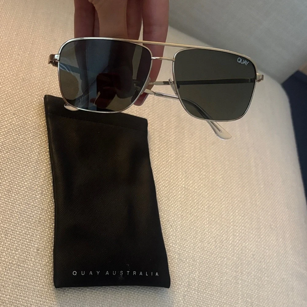 Quay Australia Silver Aviator Sunglasses with Dark Green Lenses